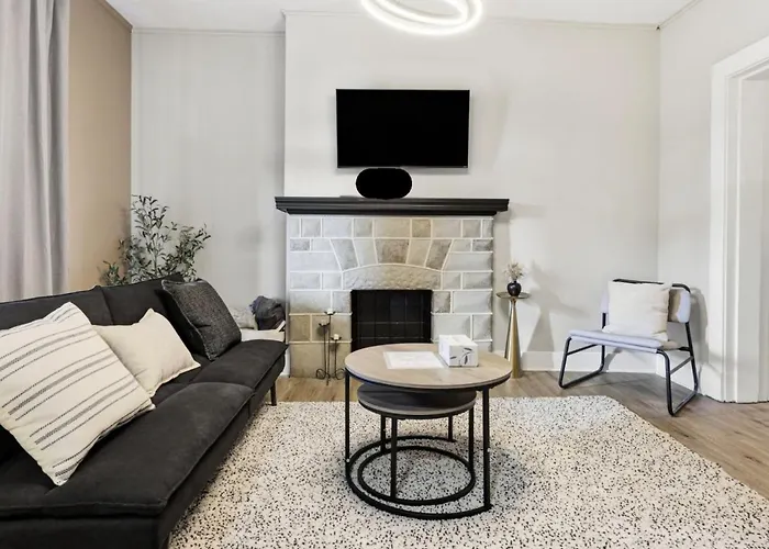 Stylish Mt. Washington With Private Deck And Easy Access To Downtown And Stadiums