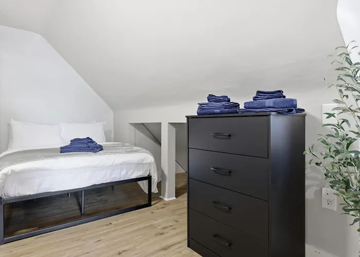 Holiday home Stylish Mt. Washington With Private Deck And Easy Access To Downtown And Stadiums Pittsburgh
