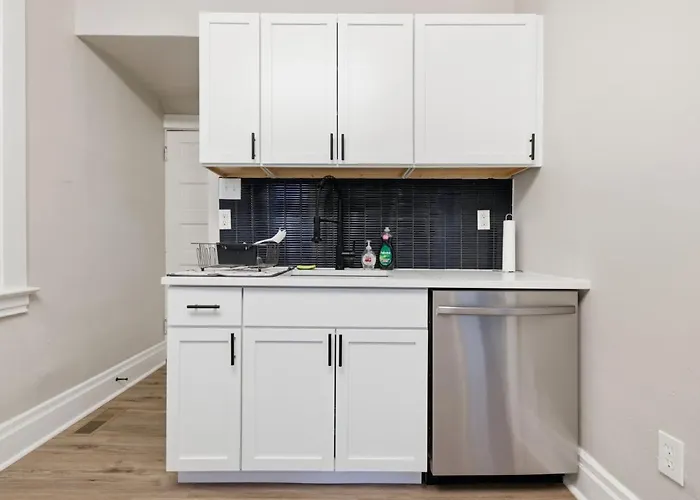 Stylish Mt. Washington With Private Deck And Easy Access To Downtown And Stadiums Holiday home *