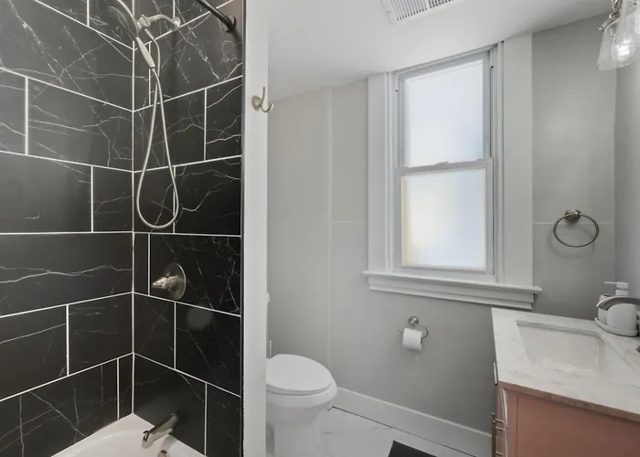 Stylish Mt. Washington With Private Deck And Easy Access To Downtown And Stadiums Holiday home Pittsburgh