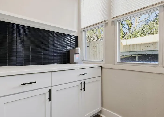 Holiday home Stylish Mt. Washington With Private Deck And Easy Access To Downtown And Stadiums Pittsburgh
