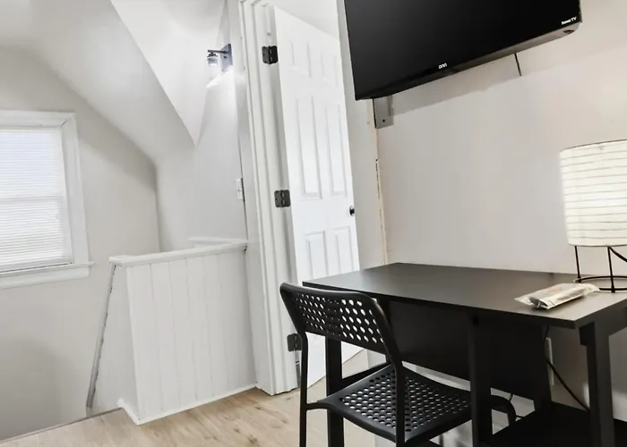 Stylish Mt. Washington With Private Deck And Easy Access To Downtown And Stadiums Holiday home Pittsburgh
